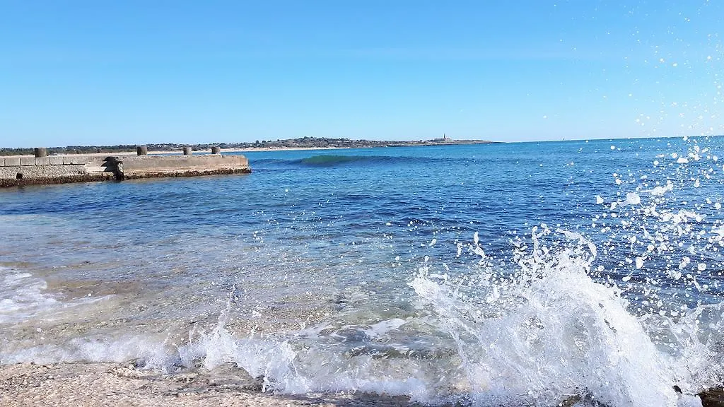 Maredentro Apartment Sampieri Italy